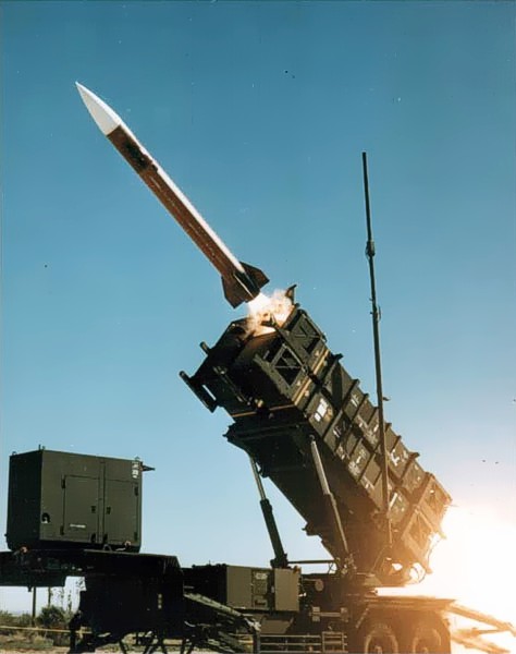 Patriot_missile_launch_b
